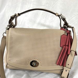 Authentic Coach Leather EUC Shoulder Bag